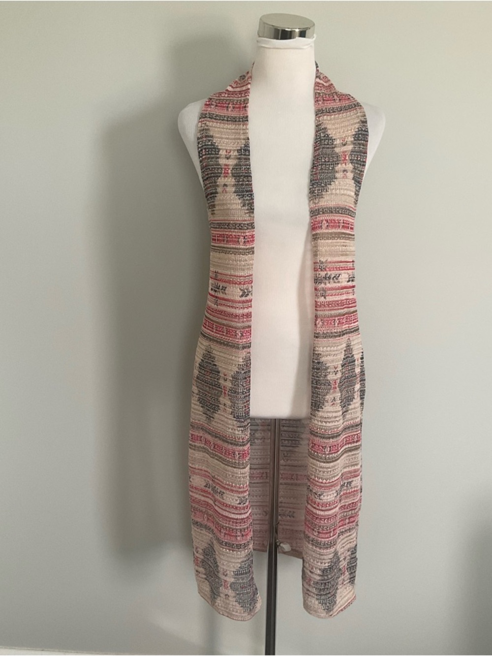 Almost Famous Sleeveless Lightweight Long Duster Soft Knit Southwestern, Aztec S